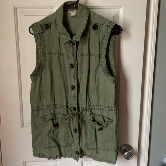 Green Utility Vest - Picture 3 of 4